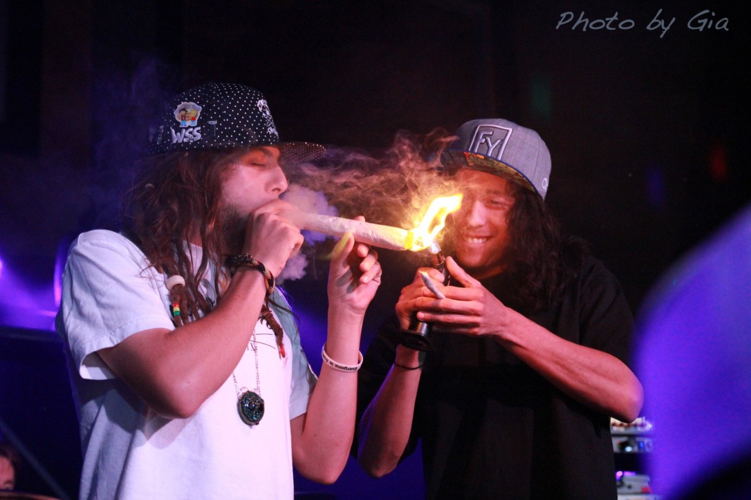 We Should Smoke Joins Fortunate Youth Onstage For A Few Moments To Get Things Going.